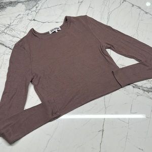 Joah Brown Long Sleeve Ribbed Cropped Tee in Mauve Brown